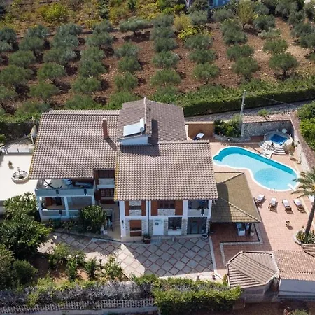 Aversa Villa Castellammare del Golfo