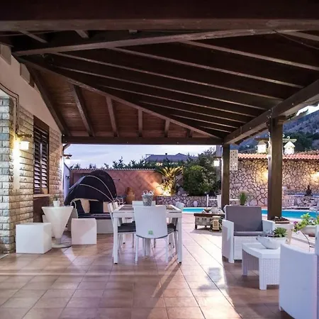 Villa Aversa *