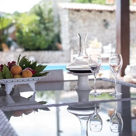Aversa Villa