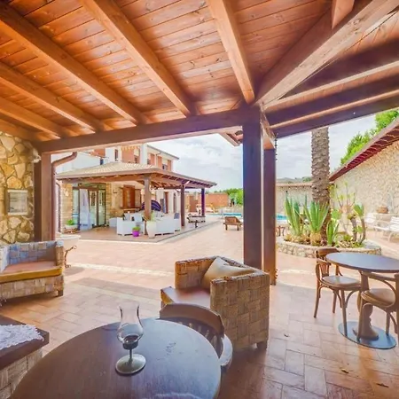 Aversa Villa Castellammare del Golfo
