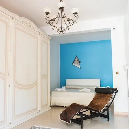 Aversa Villa *